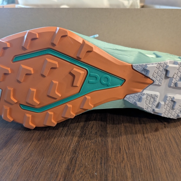 NIB ON Cloudventure Peak 3 Undyed - Women's 8.5 - Picture 3 of 6